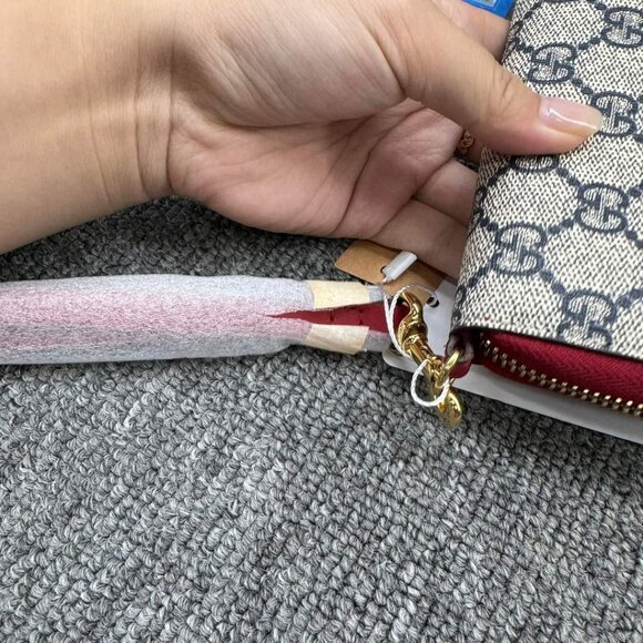 100% Authentic Gucci Leather Wallet - Picture 8 of 12